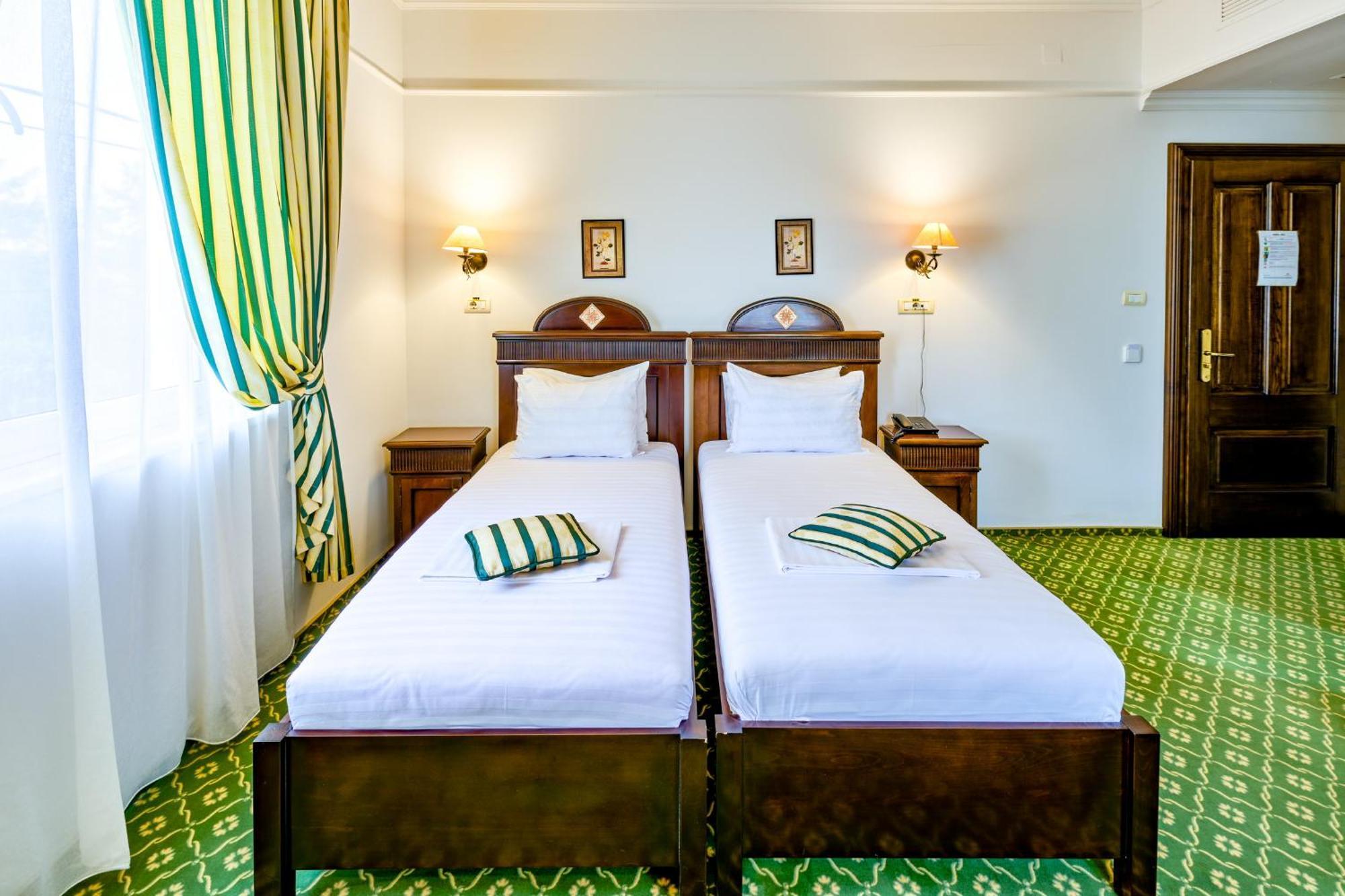 Hotel Classico Timişoara Buitenkant foto