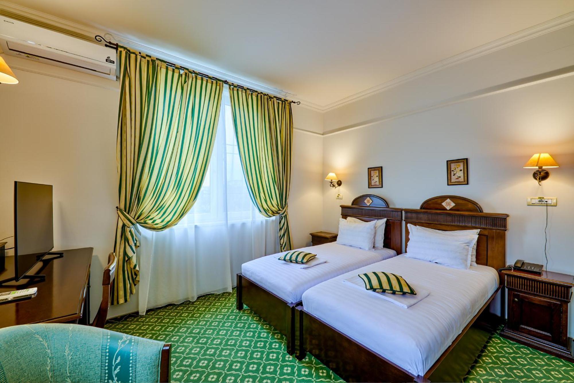 Hotel Classico Timişoara Buitenkant foto