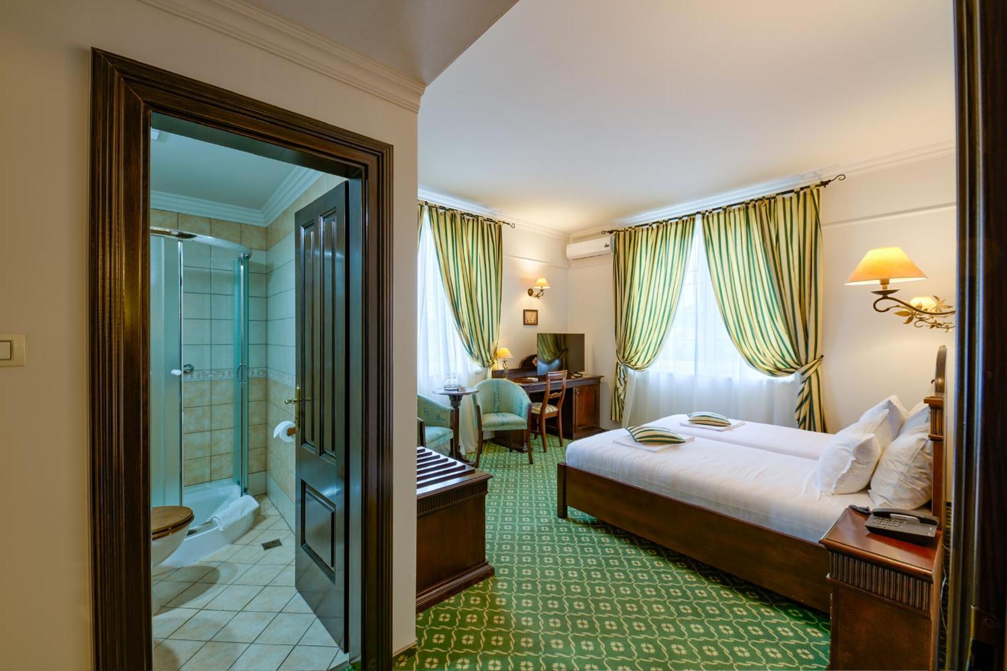 Hotel Classico Timişoara Buitenkant foto