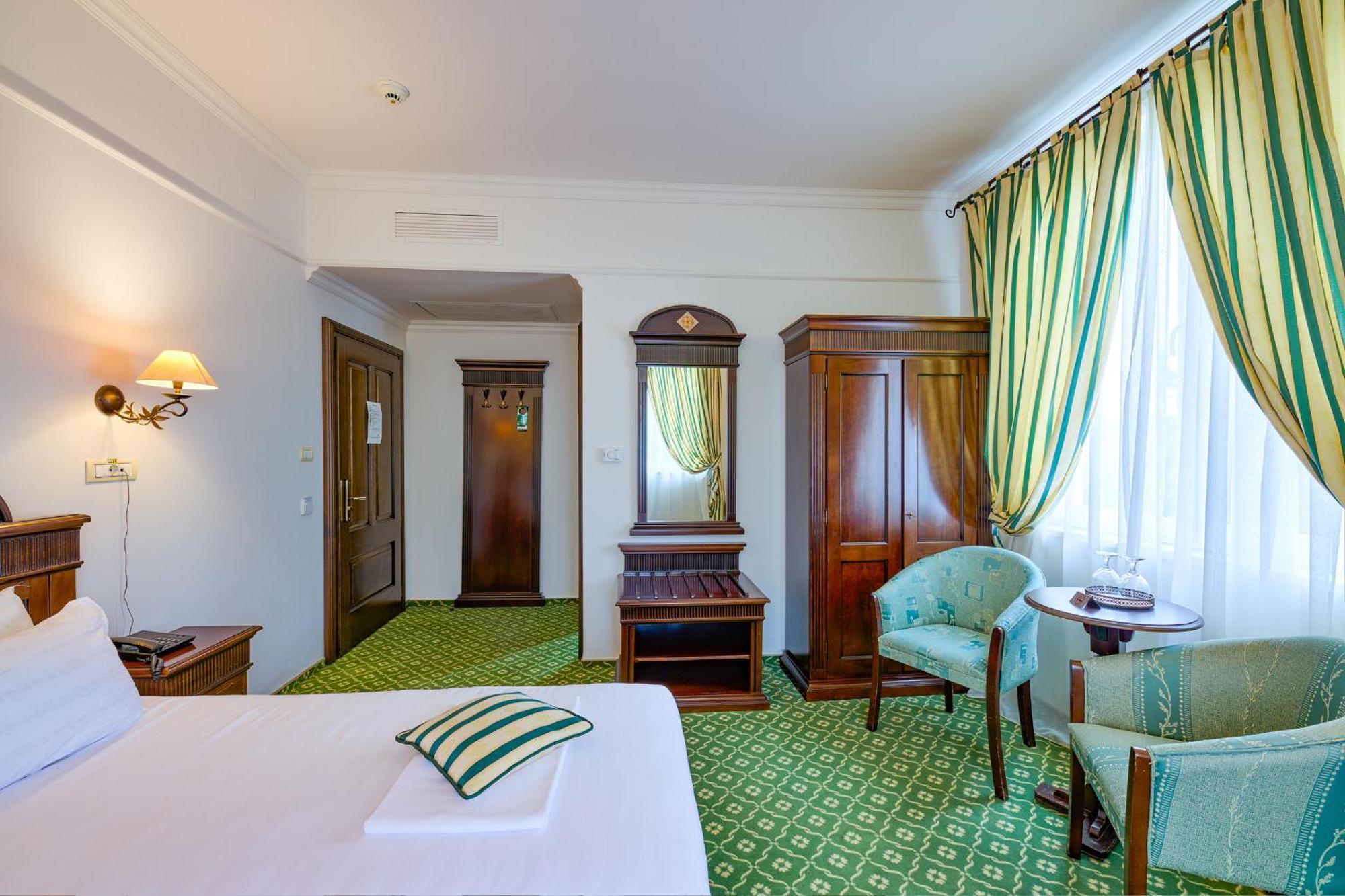 Hotel Classico Timişoara Buitenkant foto