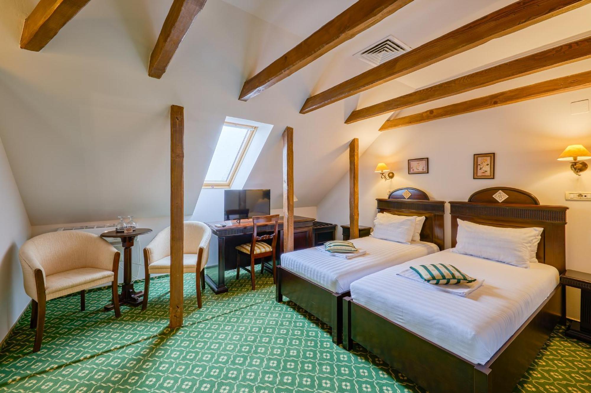 Hotel Classico Timişoara Buitenkant foto