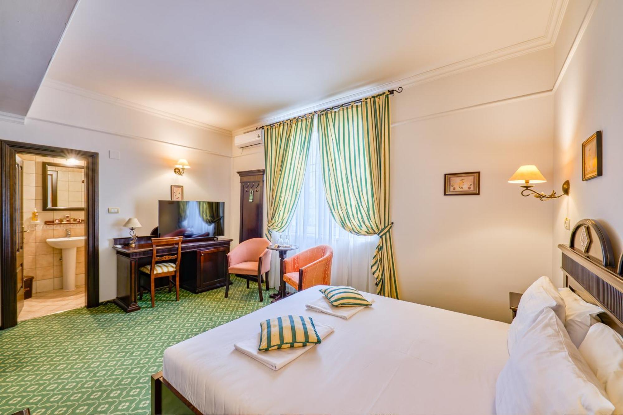 Hotel Classico Timişoara Buitenkant foto
