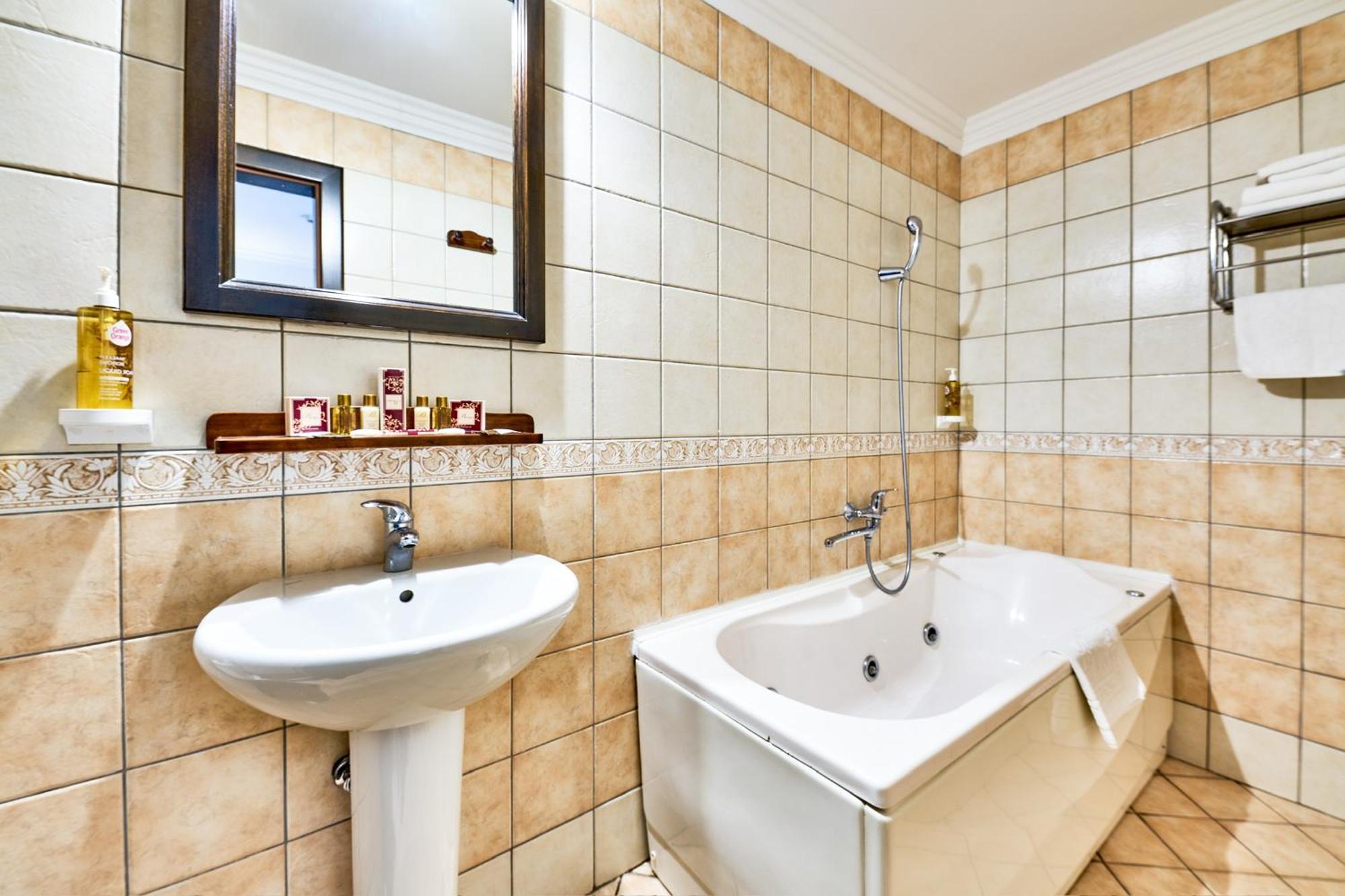 Hotel Classico Timişoara Buitenkant foto