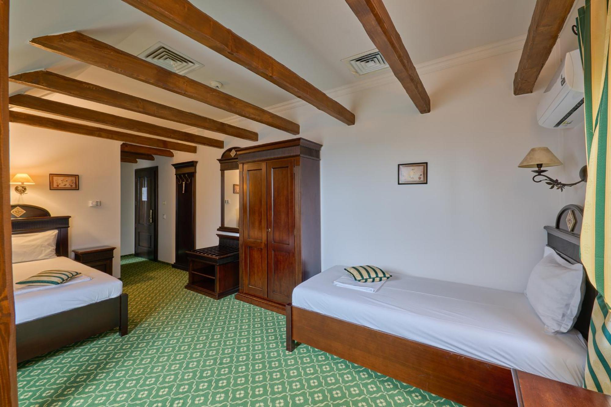 Hotel Classico Timişoara Buitenkant foto