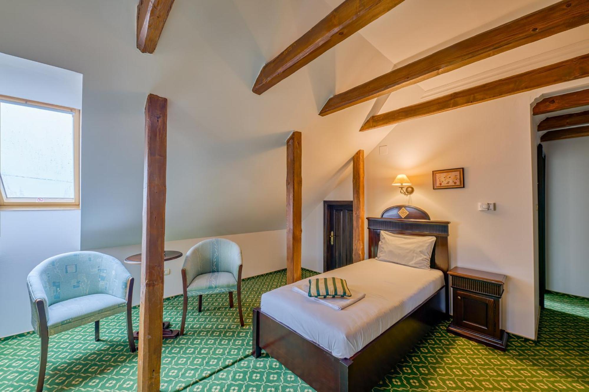 Hotel Classico Timişoara Buitenkant foto