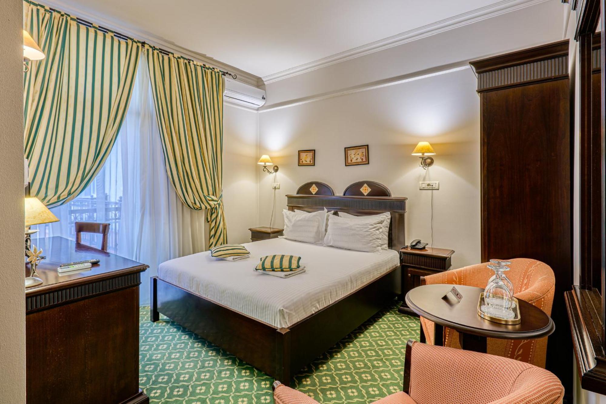 Hotel Classico Timişoara Buitenkant foto